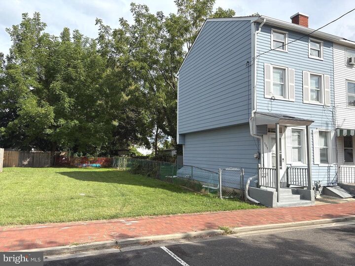 Property Photo:  505 Lawrence Street  NJ 08016 