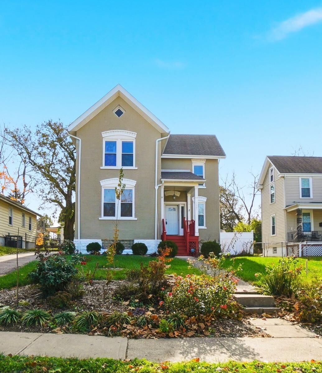Property Photo: 1307 Cedar Avenue OH 45224