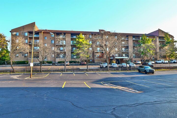 Property Photo:  3004 Glenmore Avenue  OH 45238 