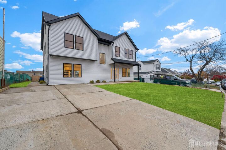 Property Photo:  33 Elm Terrace  NJ 08859 