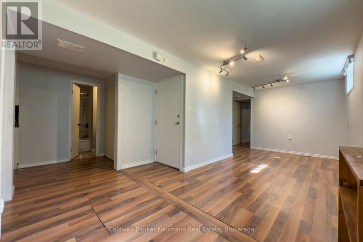 Property Photo: 37 Dunhill Crescent Lower ON N1H 7Z7