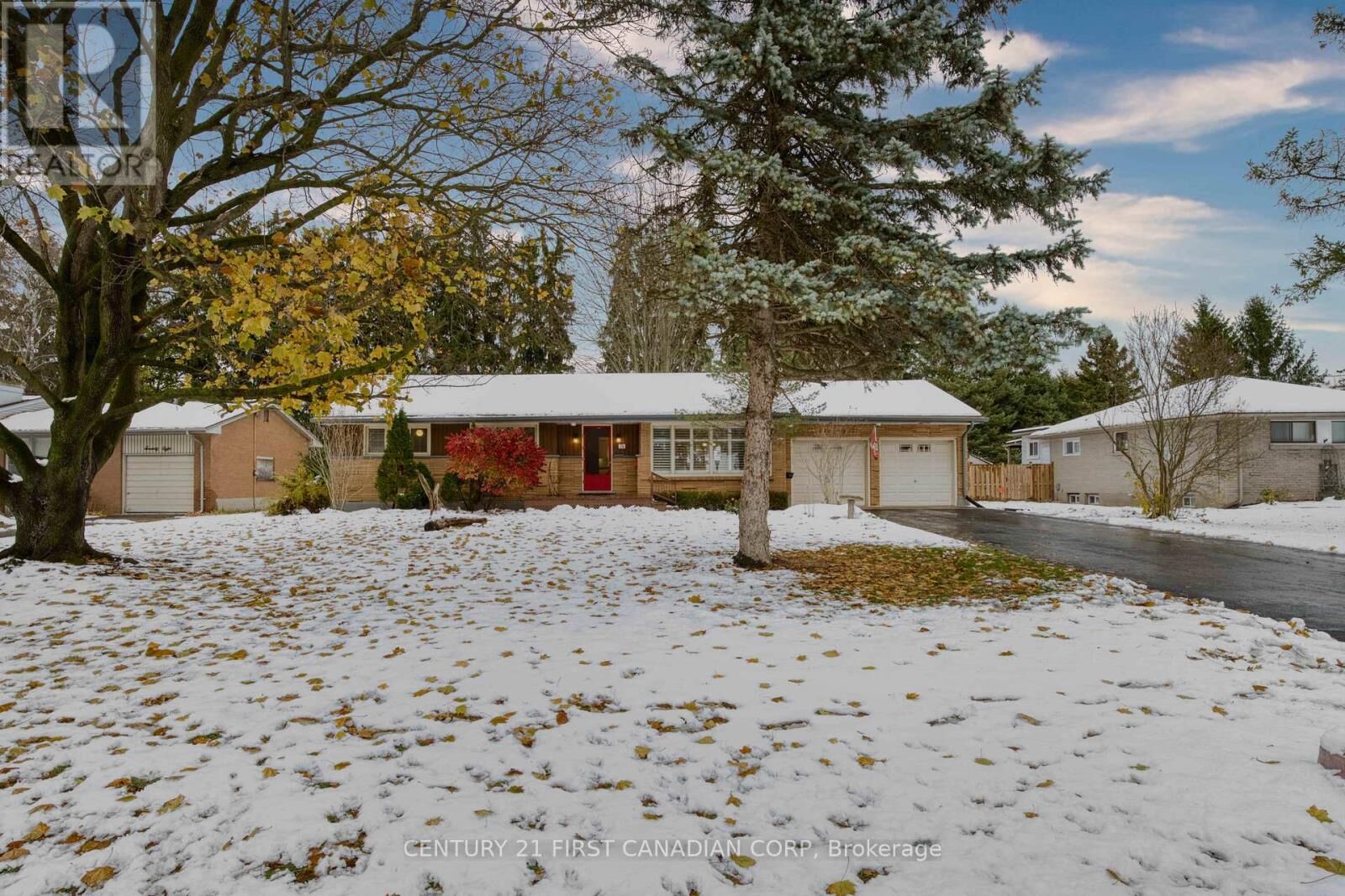 Property Photo: 74 Daleview Crescent ON N5X 1H1