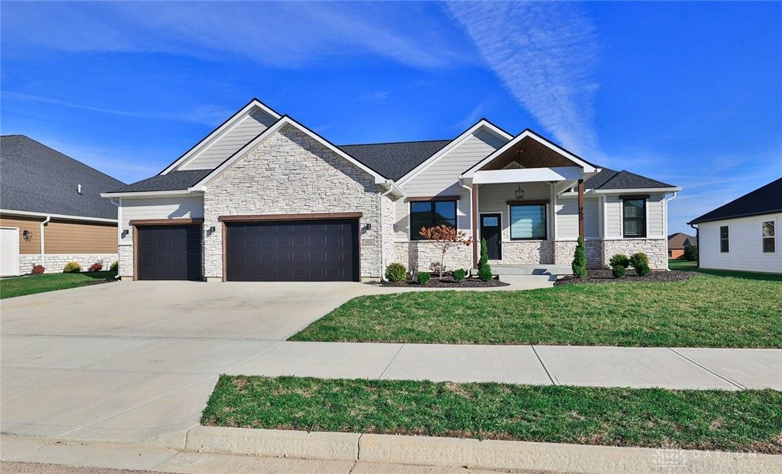 Property Photo: 950 Rosenthal Drive OH 45373