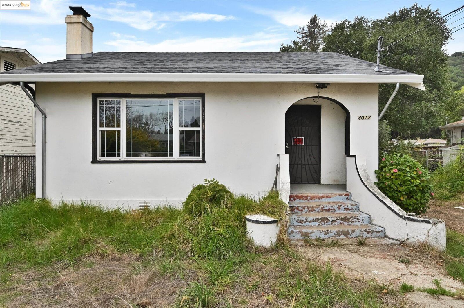 Property Photo: 4017 Altamont Ave CA 94605