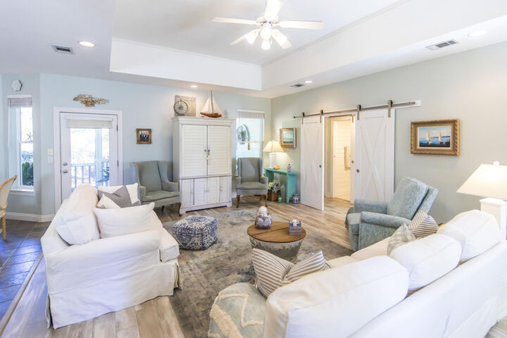 Property Photo: 80 Fairway Drive FL 32459