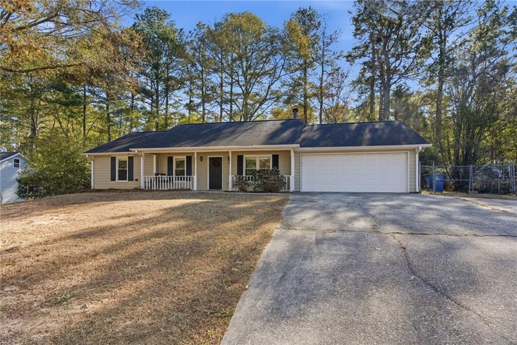 Property Photo: 127 Springbrook Drive GA 30011