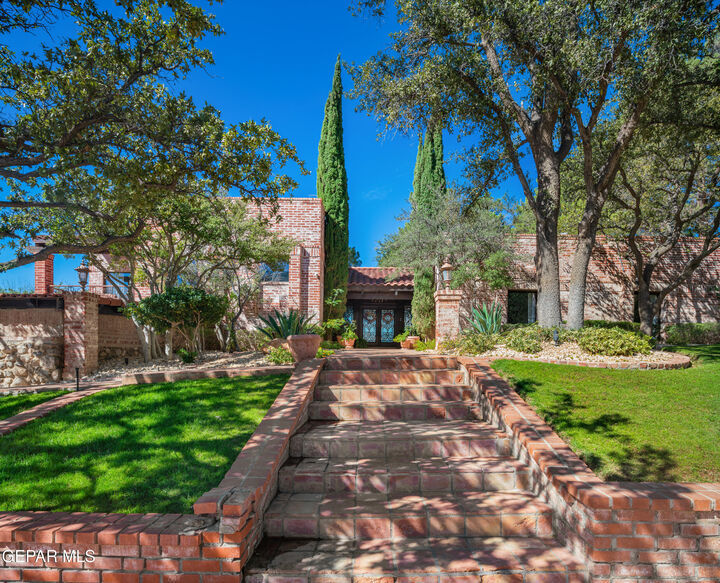 Property Photo: 1033 Singing Hills Drive TX 79912