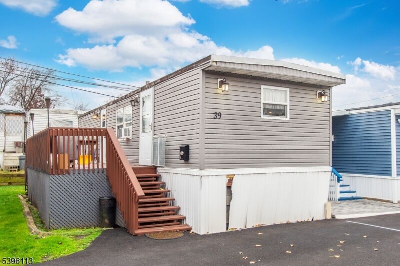 Property Photo:  39 Helen Drive  NJ 07074 
