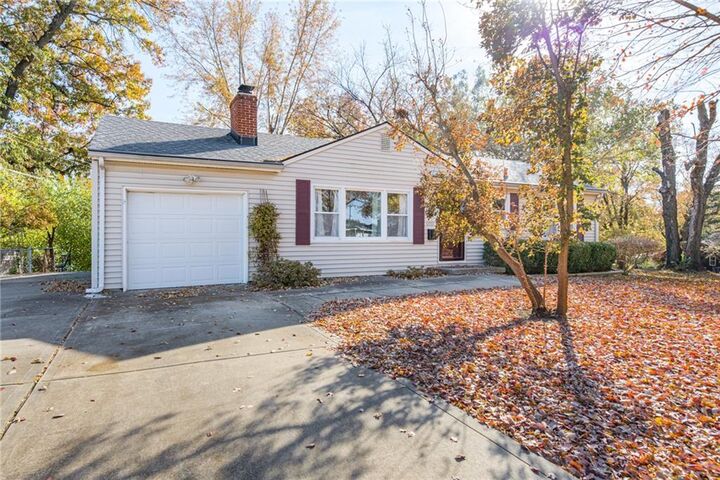 Property Photo: 6901 Grandview Street KS 66204