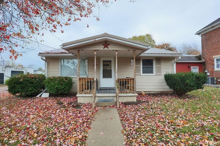 Property Photo: 109 S Market Street IN 46702-9444