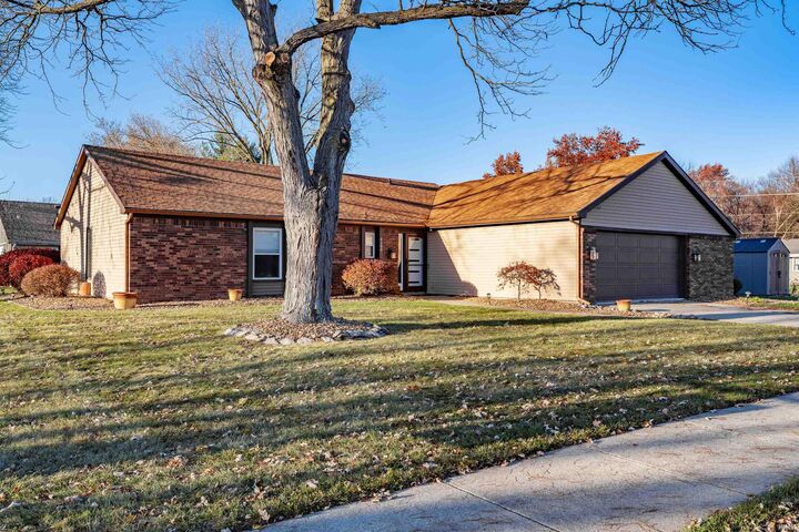 Property Photo: 8109 Imperial Plaza Drive IN 46835-4245