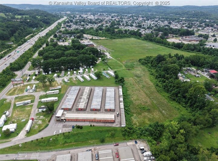 Property Photo: 2715 Fairlawn Avenue WV 25064