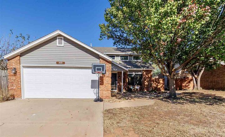 Property Photo:  3035 NE Stratford Cir  OK 73507 