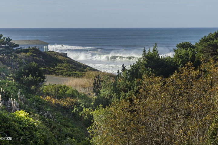 Property Photo: 4875 N Hwy 101 45 OR 97341