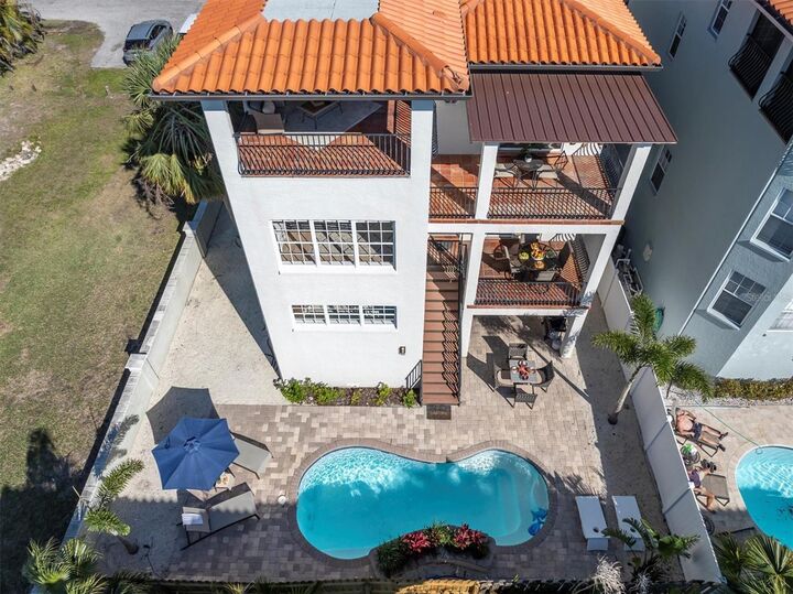 Property Photo: 4006 5th Avenue FL 34217