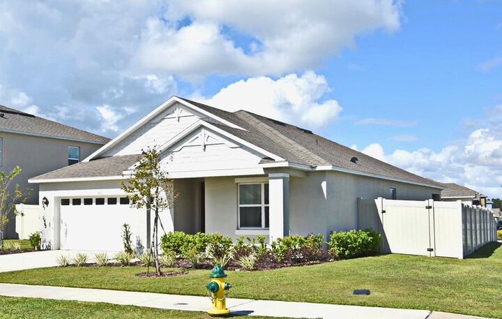 Property Photo: 4901 Panga Avenue FL 32757