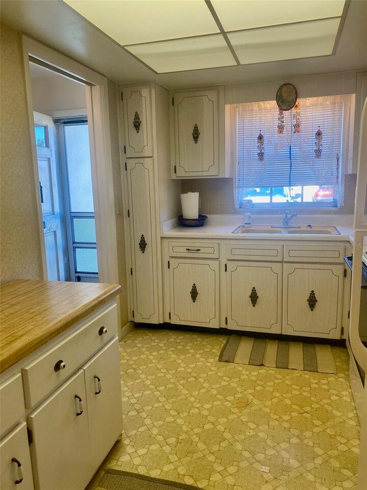 Property Photo:  1680 S Lake Avenue 3  FL 33756 