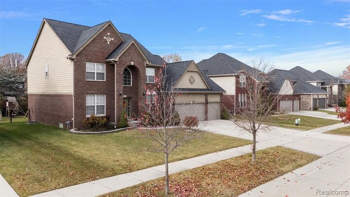 Property Photo:  4095 Rockingham Drive  MI 48085 4110 