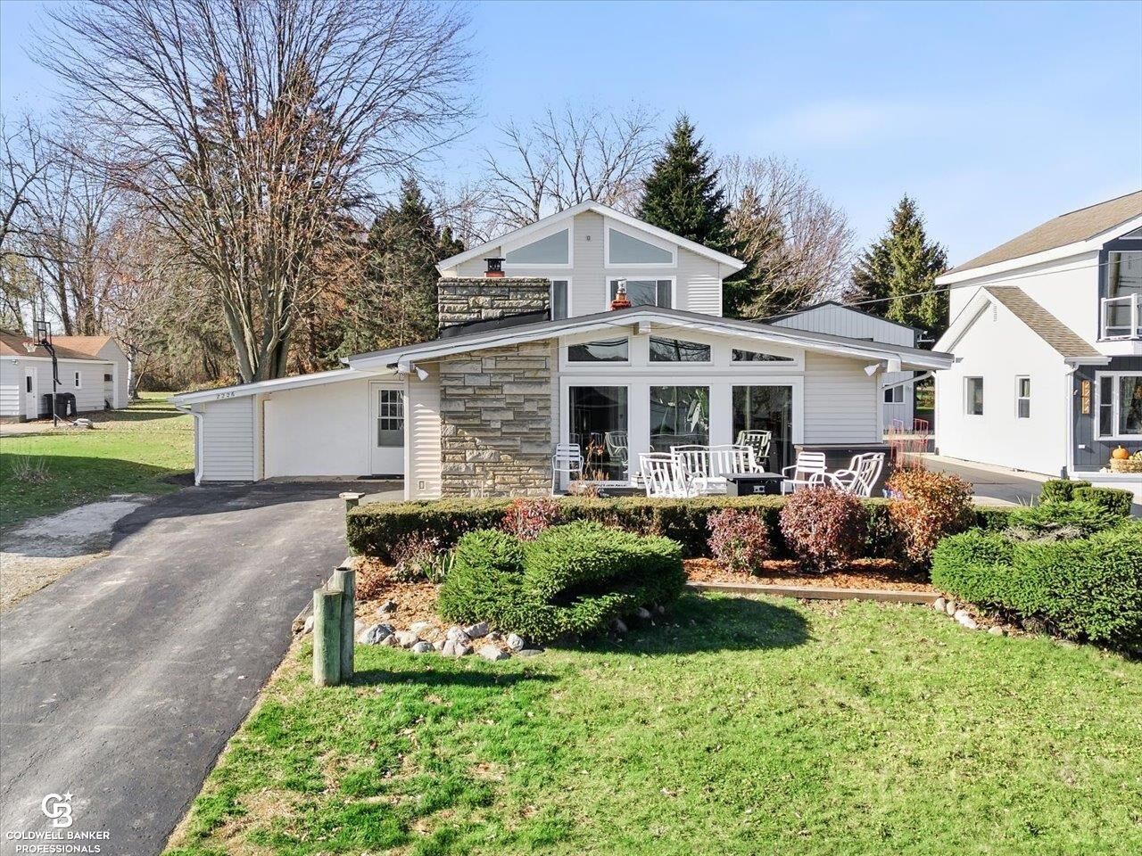 Property Photo:  2226 River Rd Road  MI 48040 