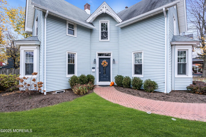 18 Middletown Avenue  Atlantic Highlands NJ 07716 photo