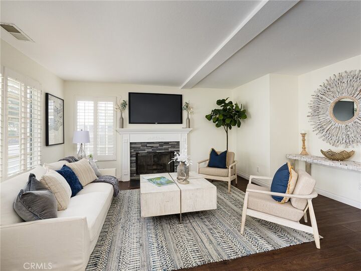 Property Photo:  2210 Harriman A  CA 90278 