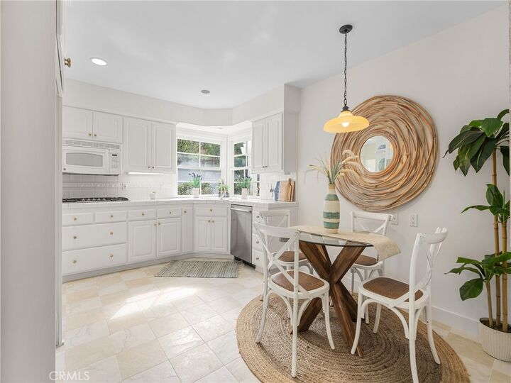 Property Photo:  440 Via Los Miradores  CA 90277 