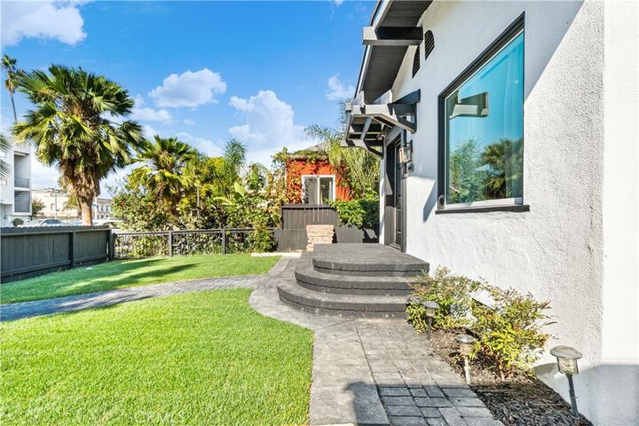 Property Photo:  1148 Locust Avenue  CA 90813 