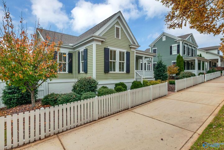 Property Photo:  53 Hillcrest Avenue NW  AL 35806 