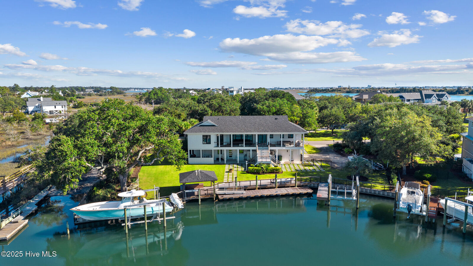 Property Photo:  808 Inlet View Drive  NC 28409 