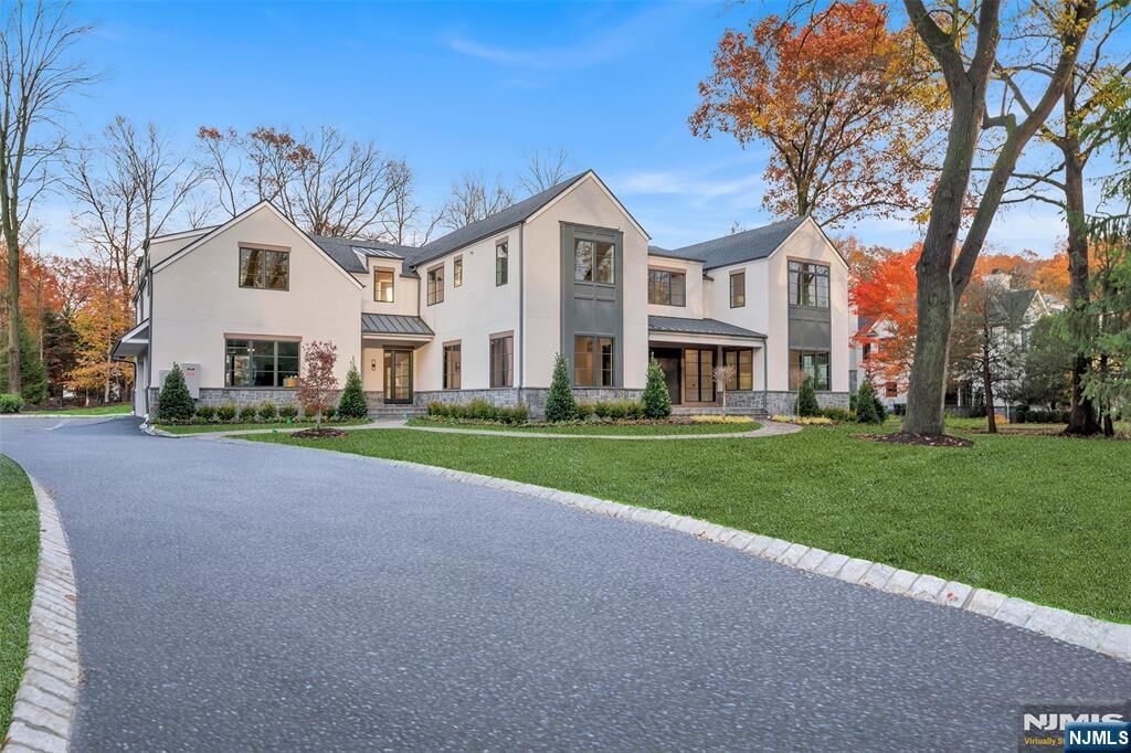 Property Photo:  44 Orchard Road  NJ 07627 