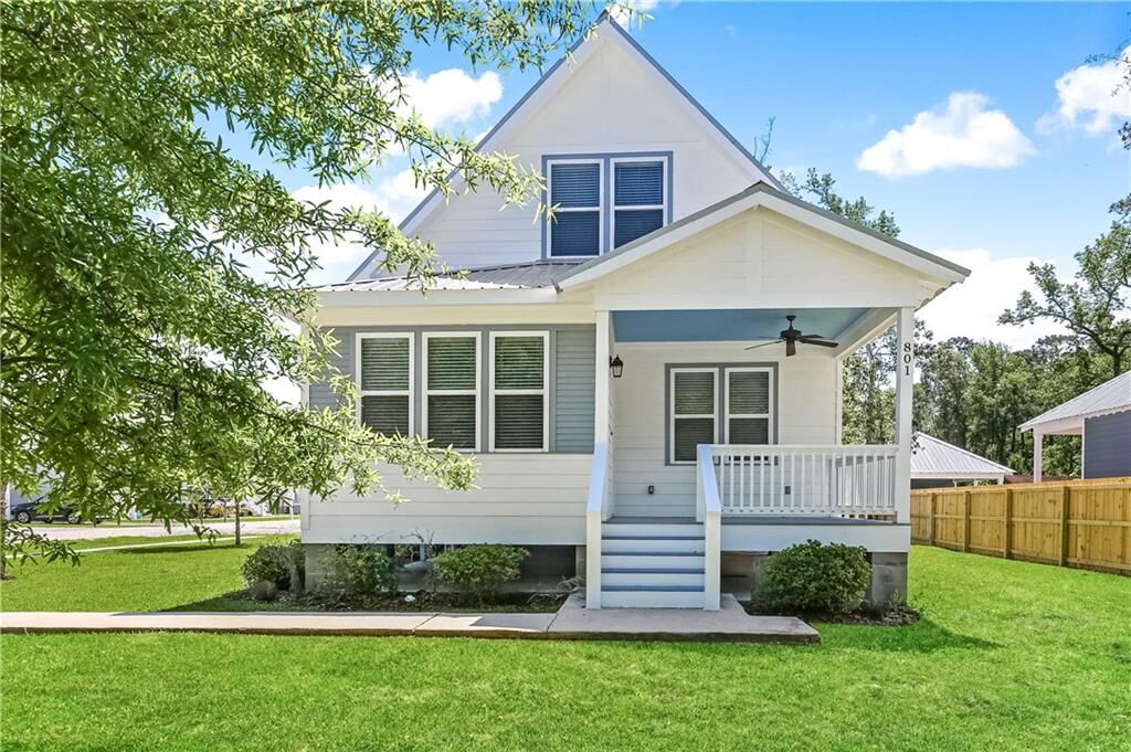 Property Photo:  801 Coffee Street  LA 70448 