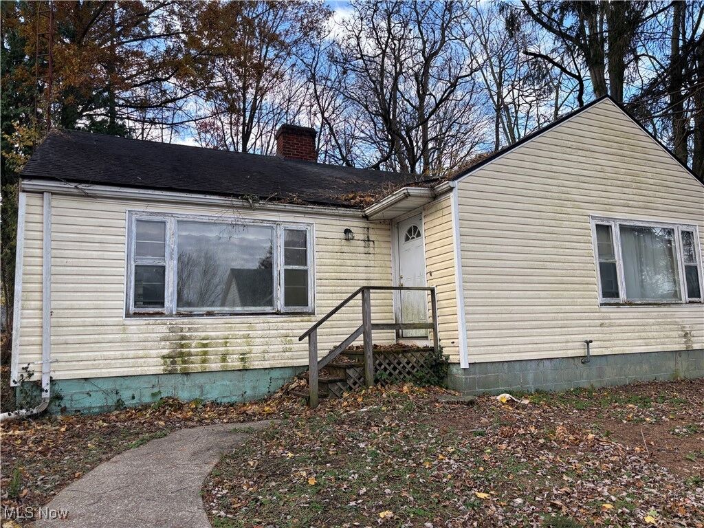 Property Photo:  1306 Beatty Avenue  OH 43725 