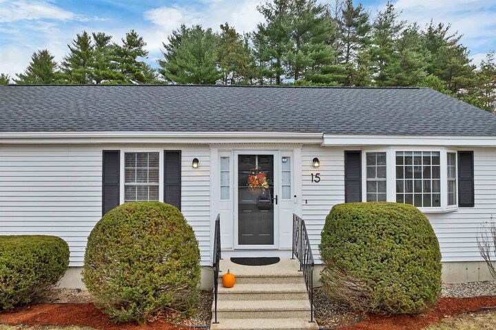 Property Photo: 15 Tamarack Court NH 03103