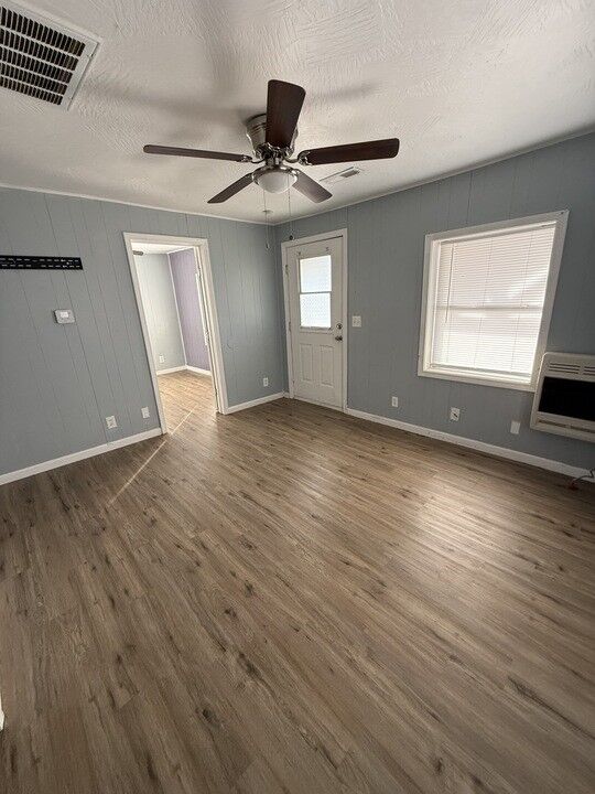 Property Photo:  619 S Ash Street  AR 72601 