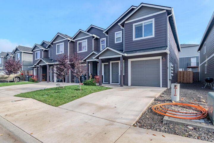 Property Photo: 7858 Phaedra Lane OR 97503