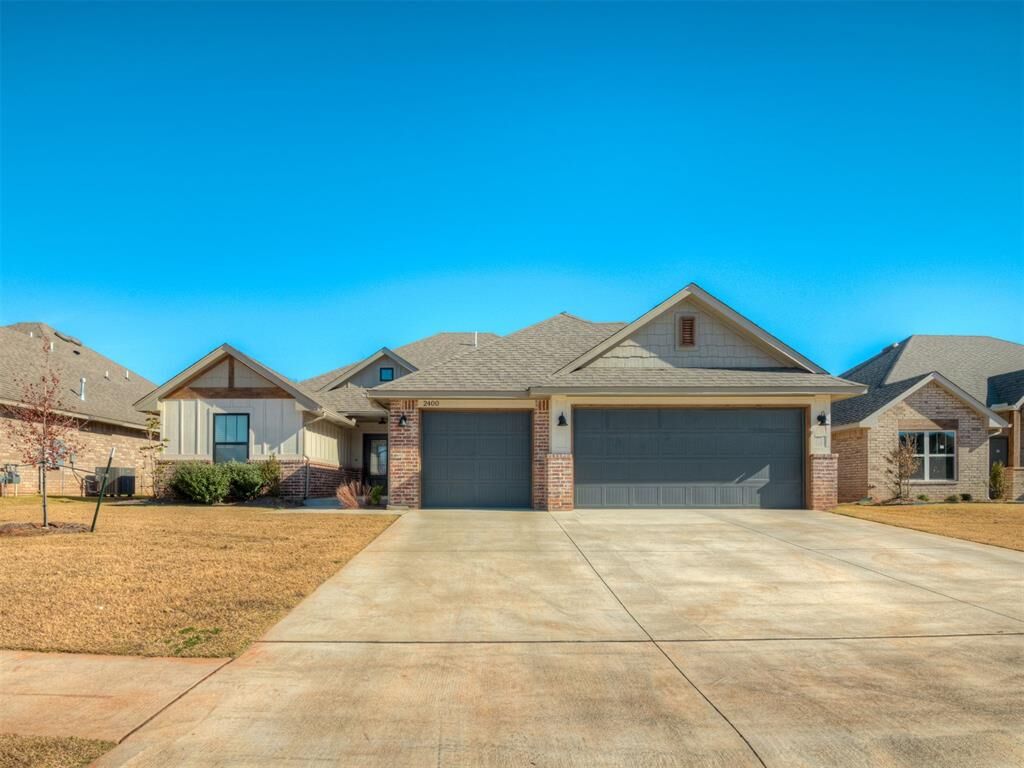Property Photo: 2400 Creekview Trail OK 73160