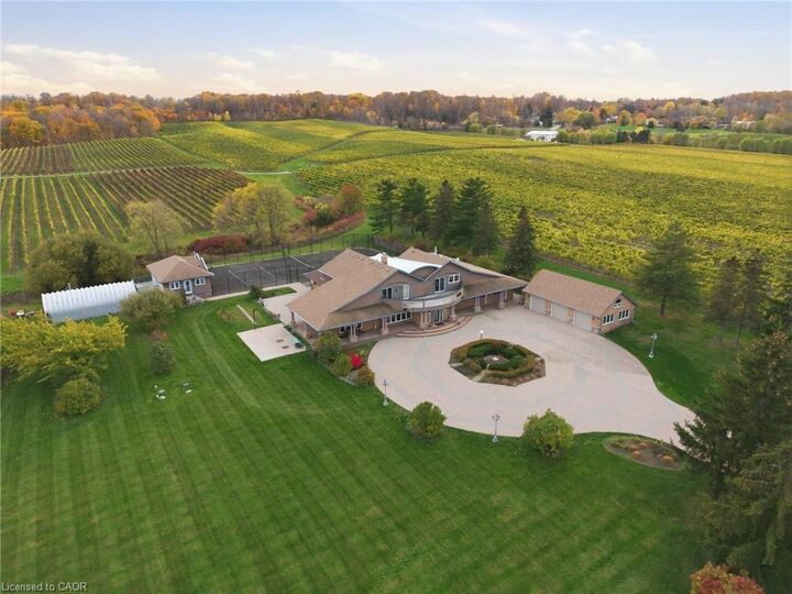 Property Photo: 4850 Hillside Drive ON L0R 1B0