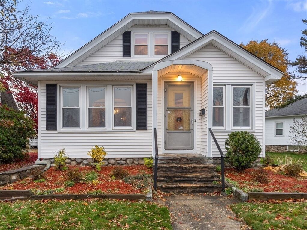 Property Photo:  15 Inwood Rd  MA 01606 