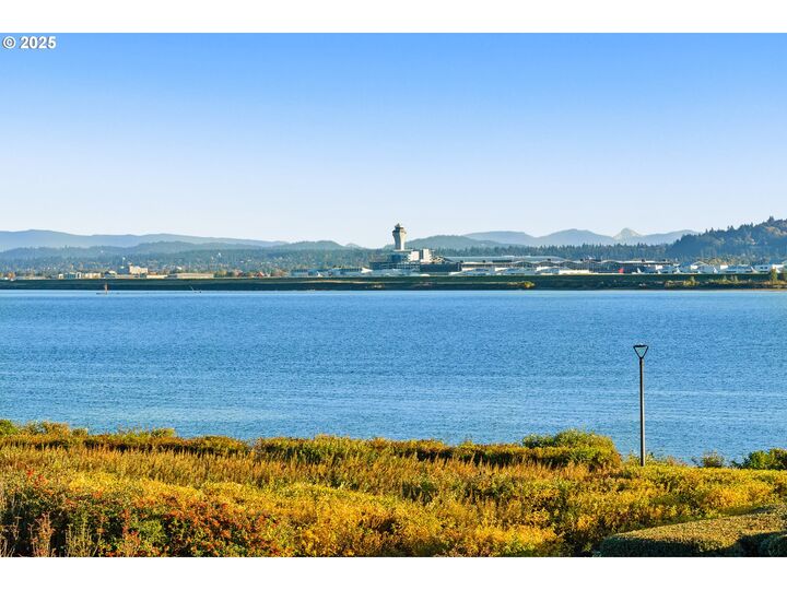 Property Photo: 5421 SE Scenic Ln 200 WA 98661