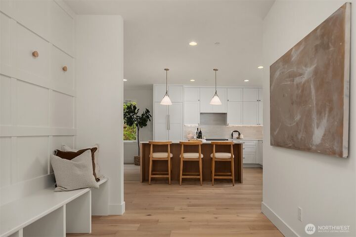 Property Photo:  7018  127th Avenue NE  WA 98033 