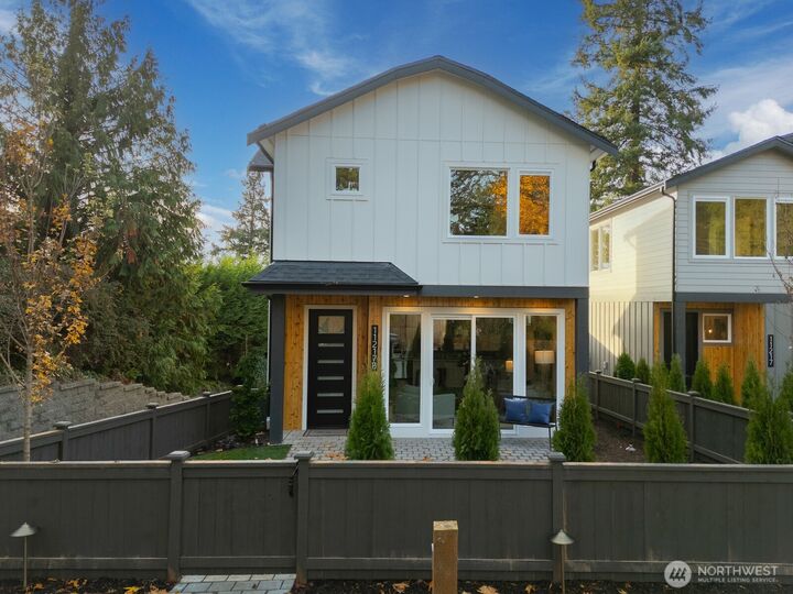 11217 NE 95th Street B  Kirkland WA 98033 photo