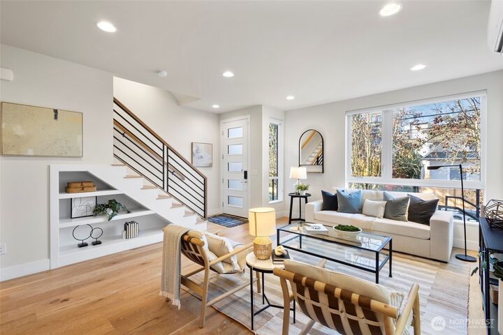 2212  Franklin Avenue E B  Seattle WA 98102 photo