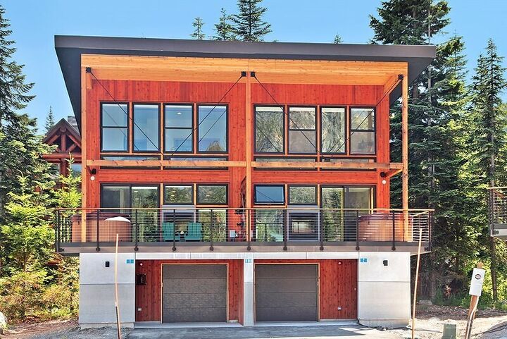 Property Photo:  200  Pass Life Way 1  WA 98068 