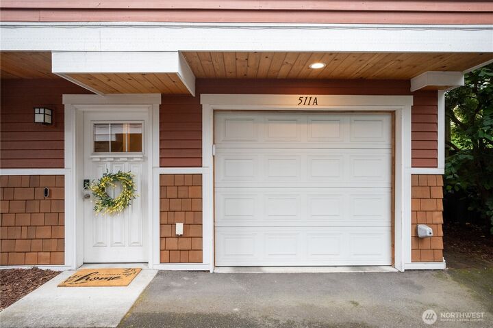 Property Photo:  511 N 46th Street A  WA 98103 