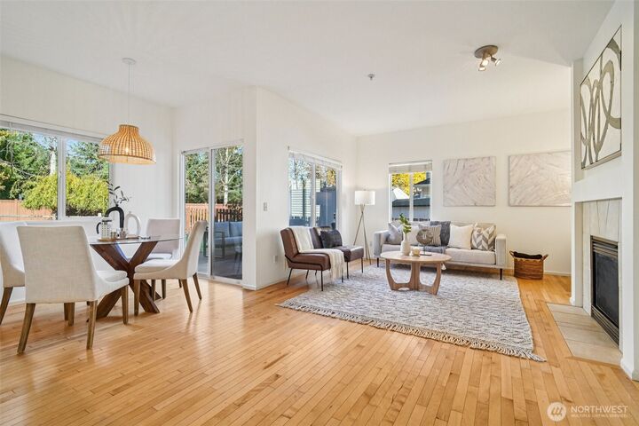 Property Photo:  22411  41st Avenue S 40  WA 98032 