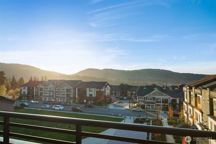 Property Photo:  960  6th Walk  NE  WA 98029 