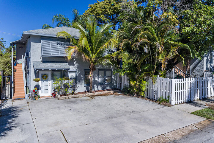 Property Photo:  4205 N Flagler Drive 8  FL 33407 