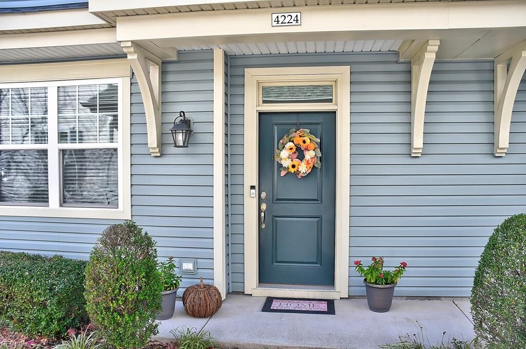 Property Photo: 4224 Turnworth Arch VA 23456