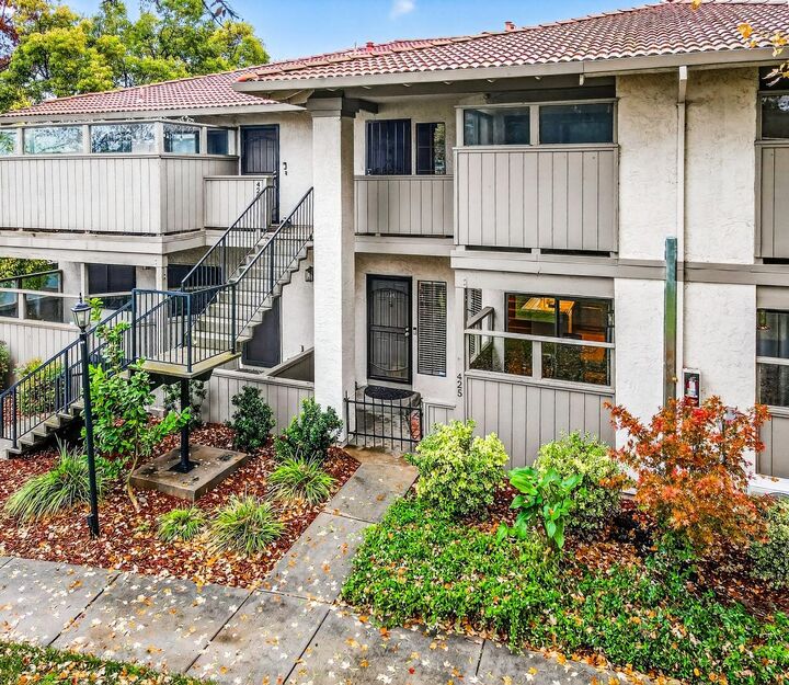 Property Photo: 425 Kenbrook Circle CA 95111