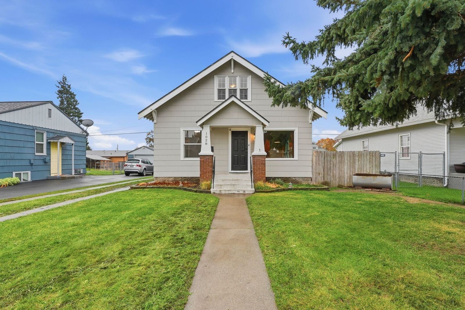 Property Photo:  1028 E Courtland Ave  WA 99207 